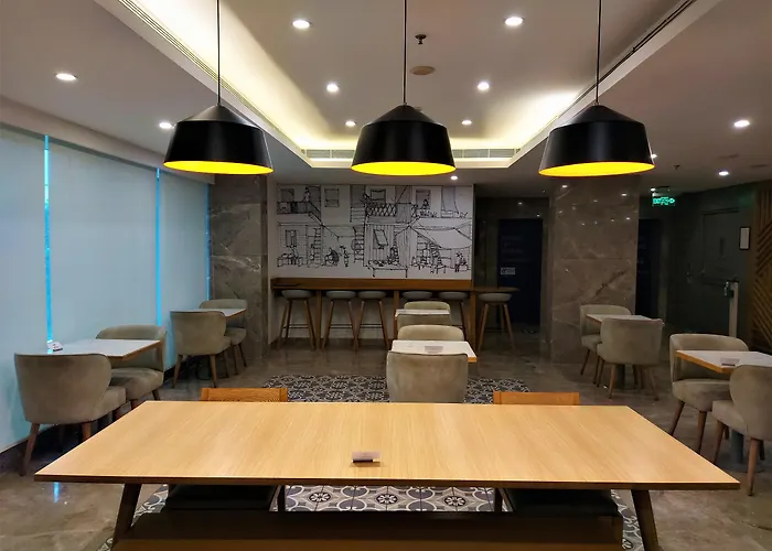 Holiday Inn Express Ahmedabad Prahlad Nagar By Ihg