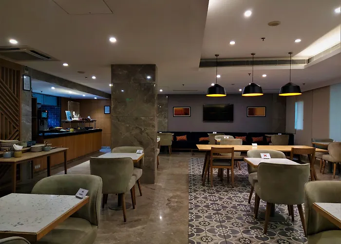 Holiday Inn Express Ahmedabad Prahlad Nagar By Ihg